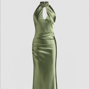 Solid cut out halter midi dress